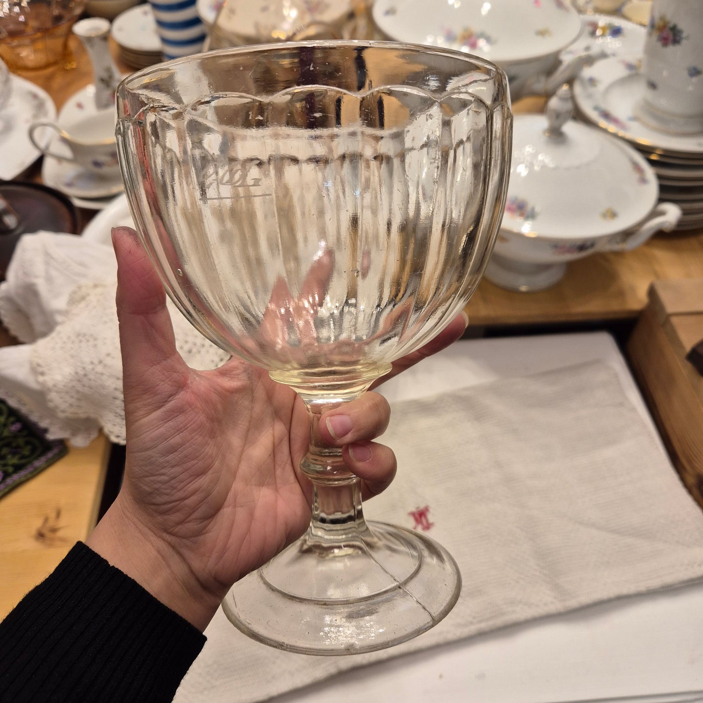 Altes 40er Jahre Glas groß oder auch Bonbonschale Vintage