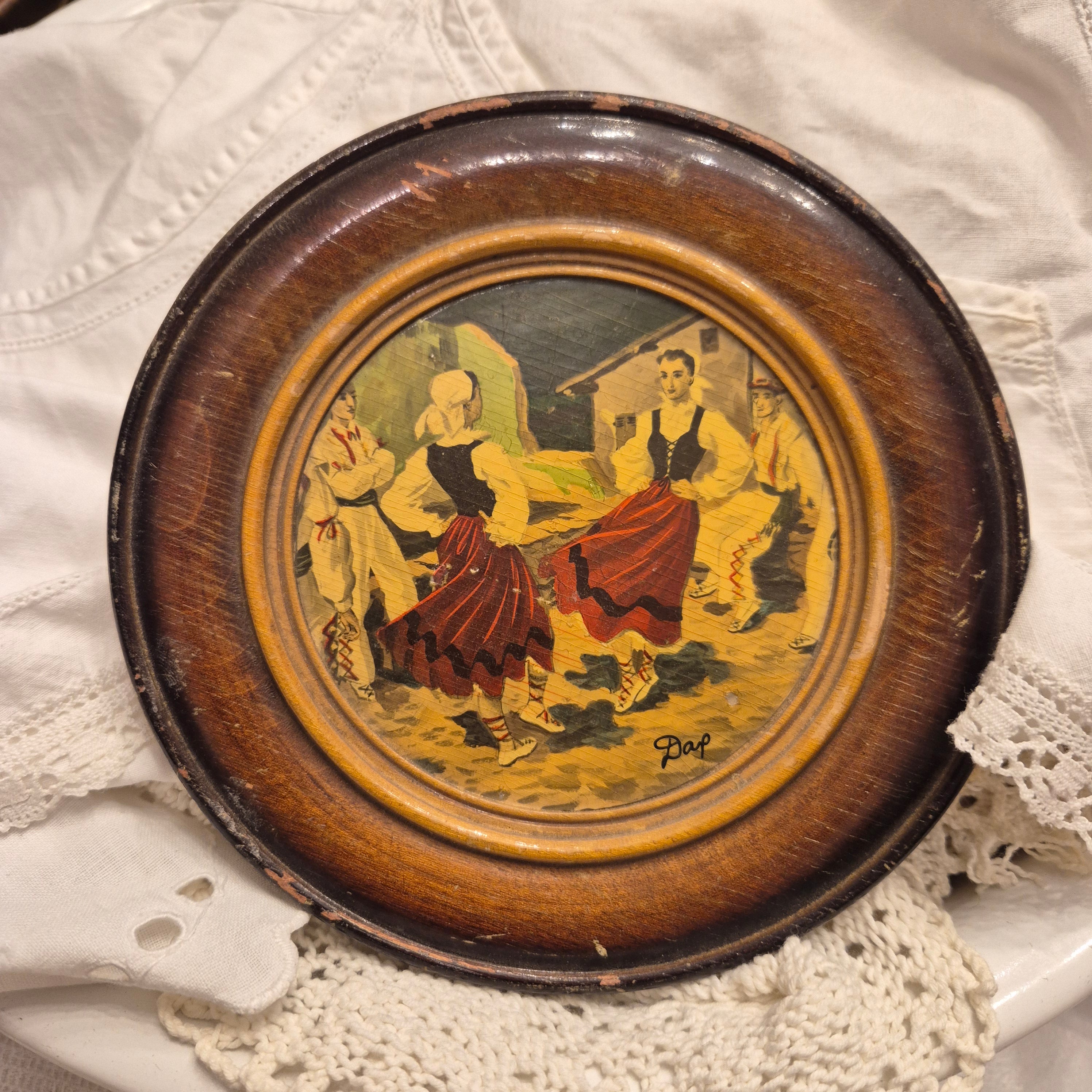 Antikes handgemachtes traditionelles Bild Tanzende Frauen Wandteller Holz