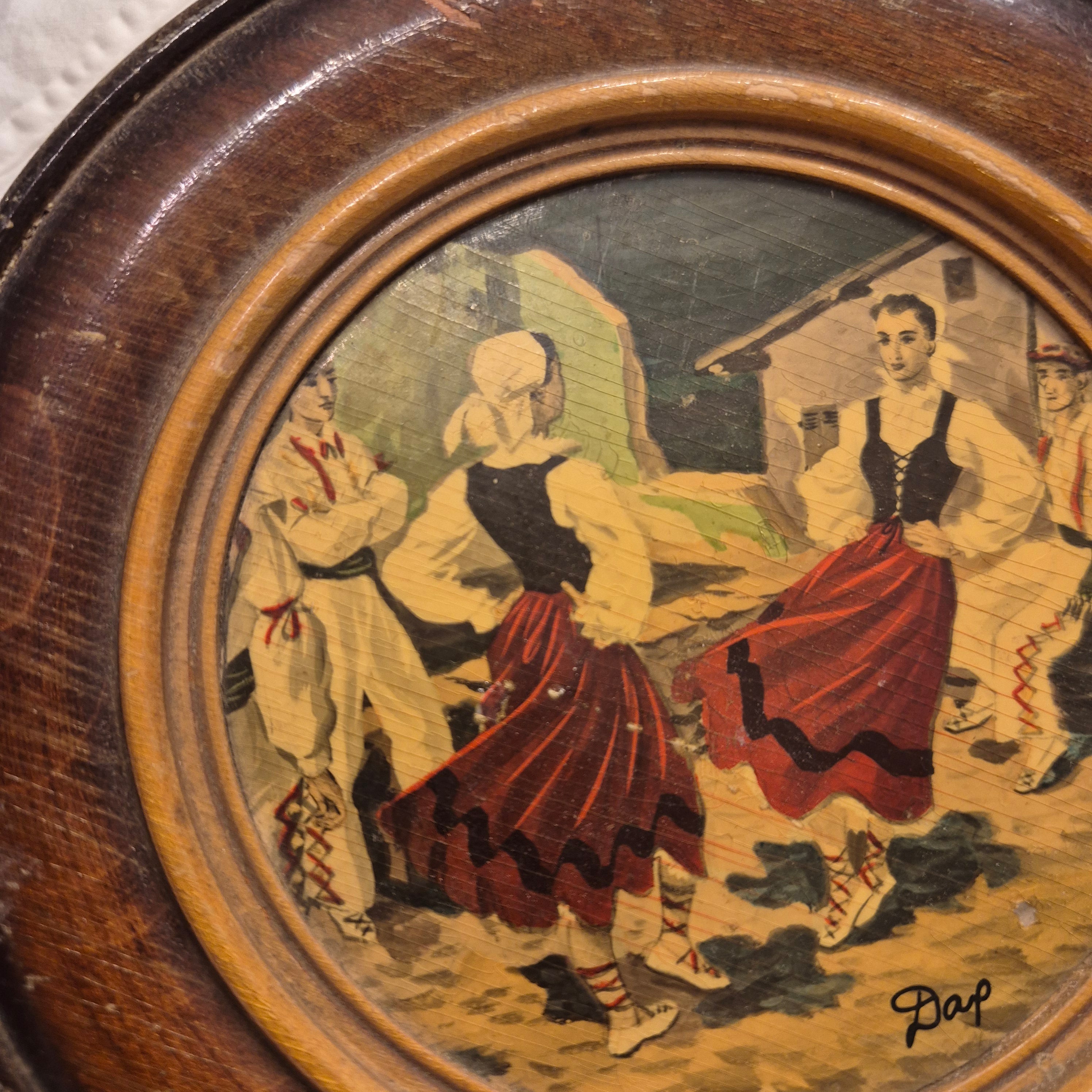 Antikes handgemachtes traditionelles Bild Tanzende Frauen Wandteller Holz