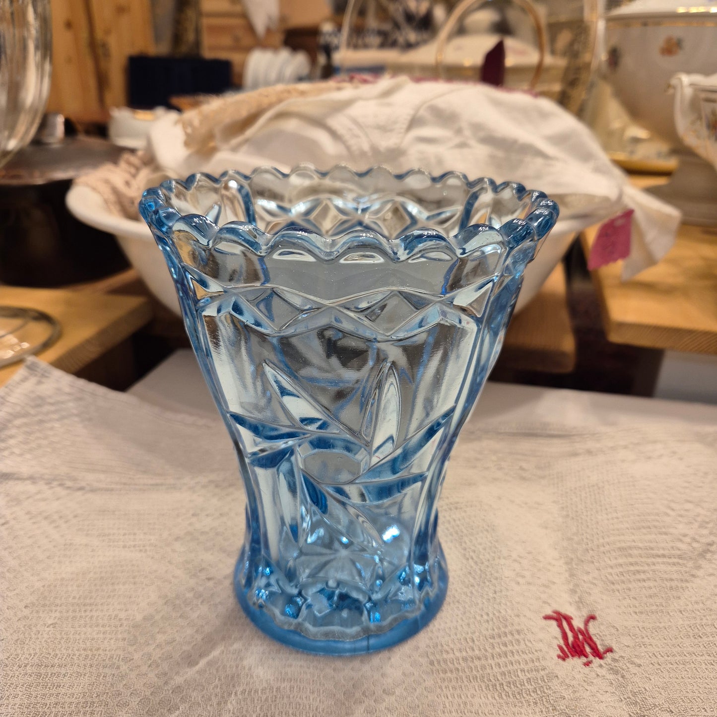 Wunderschöne alte hellblaue Vintage Glas Vase