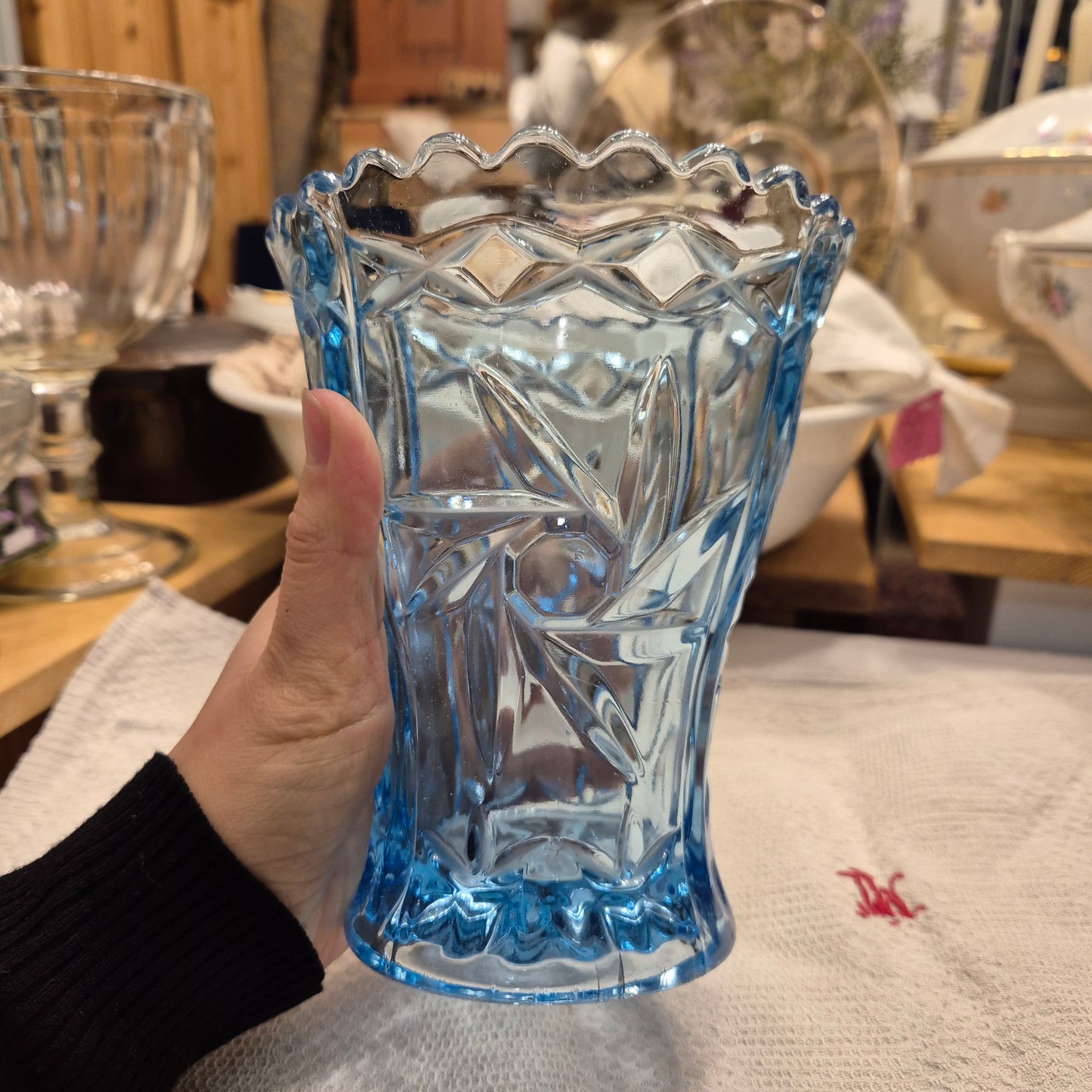 Wunderschöne alte hellblaue Vintage Glas Vase