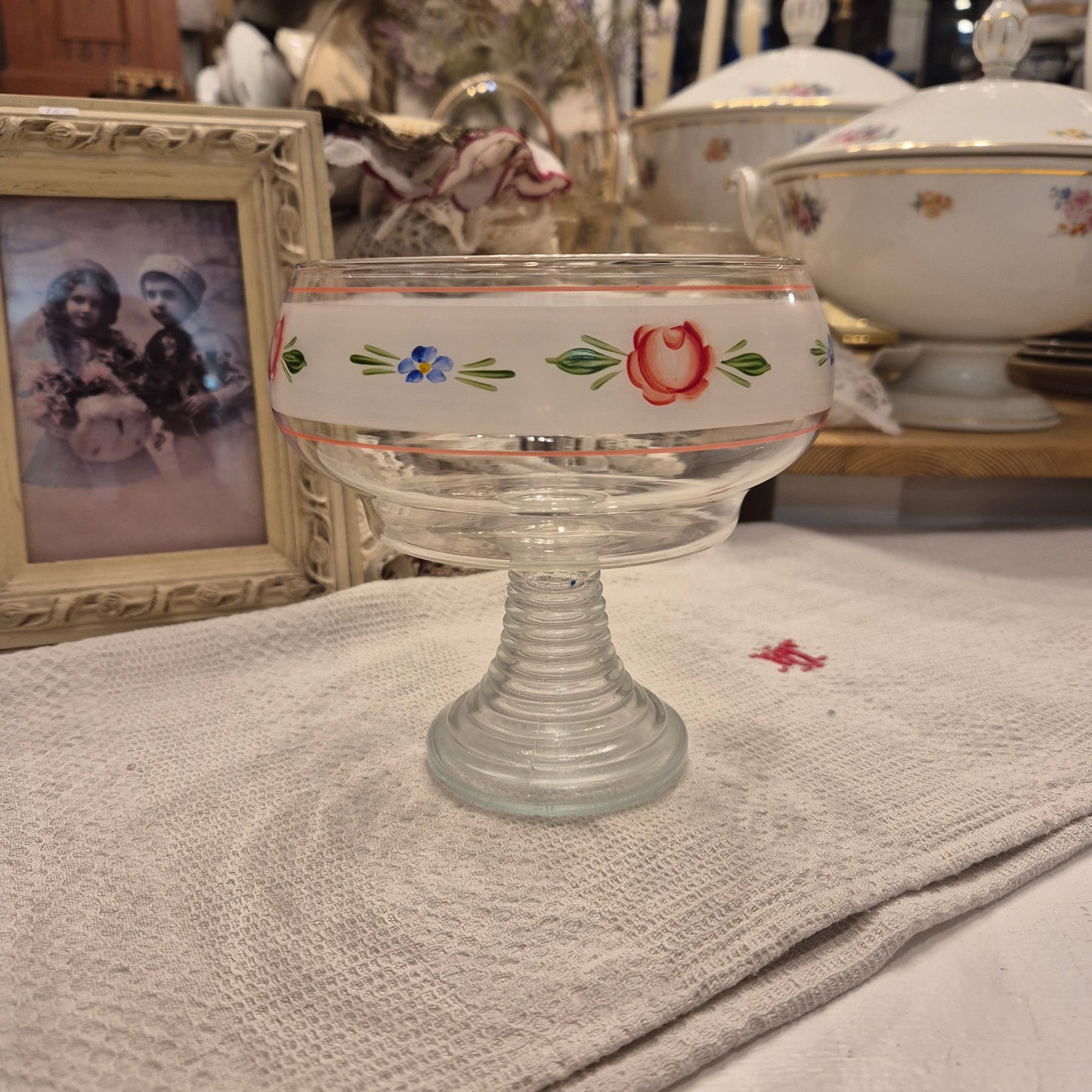 Vintage Glas Schale mit Fuß Bonbon Rosenmalerei Blumen Handbemalt