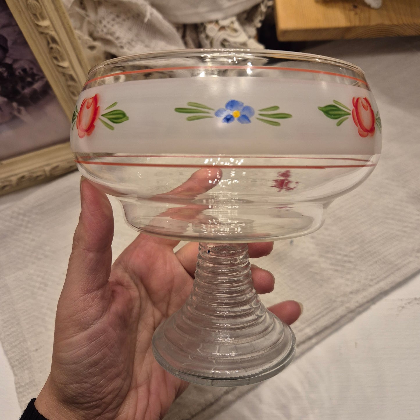 Vintage Glas Schale mit Fuß Bonbon Rosenmalerei Blumen Handbemalt