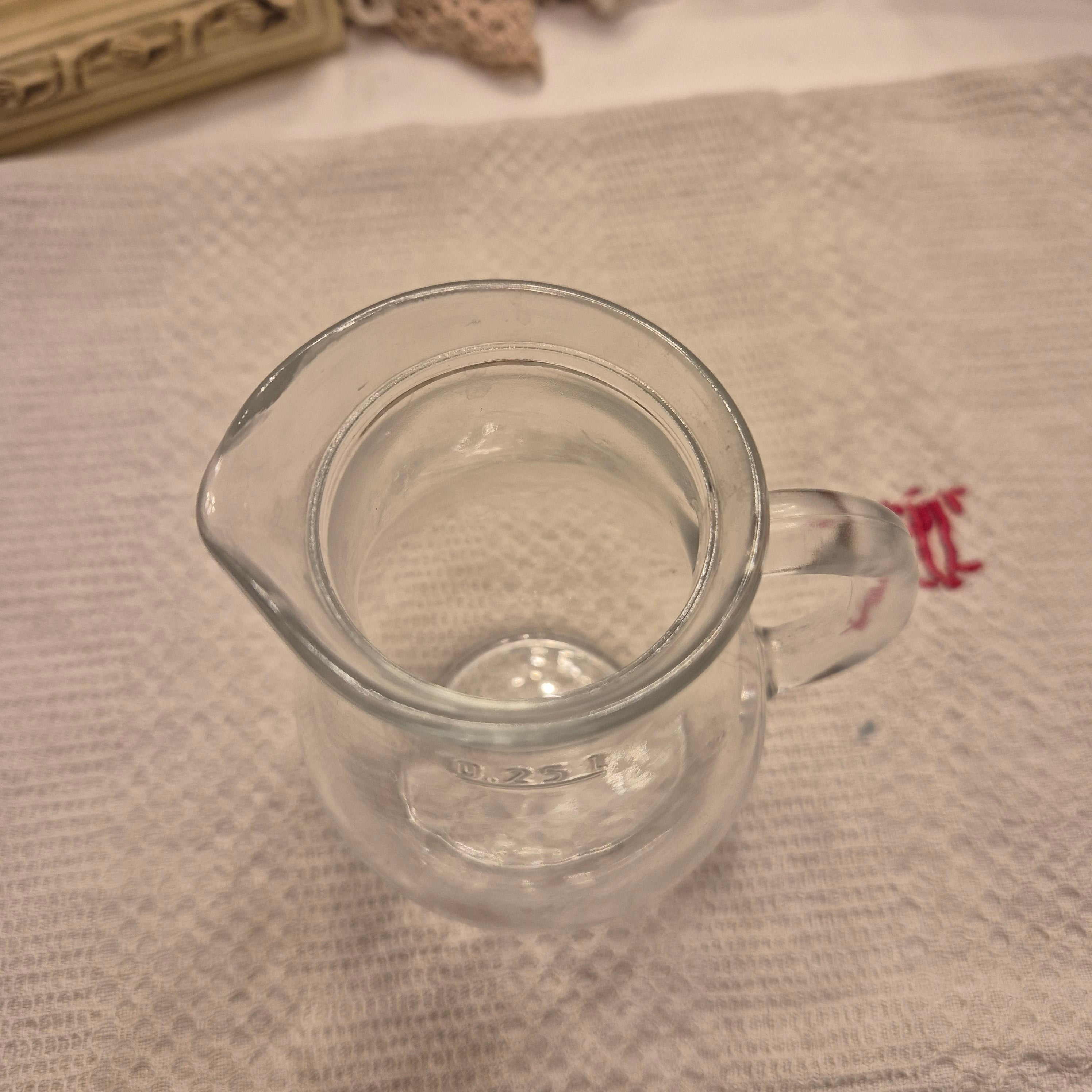 Vintage Milchkännchen Milchkanne Krug Kanne klein Glas 0,25