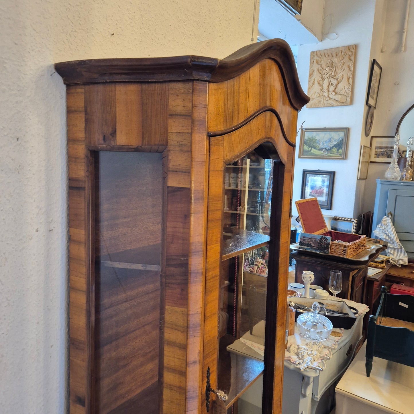 Antike Vitrine Barock Stil Glasschrank braun mit Schublade