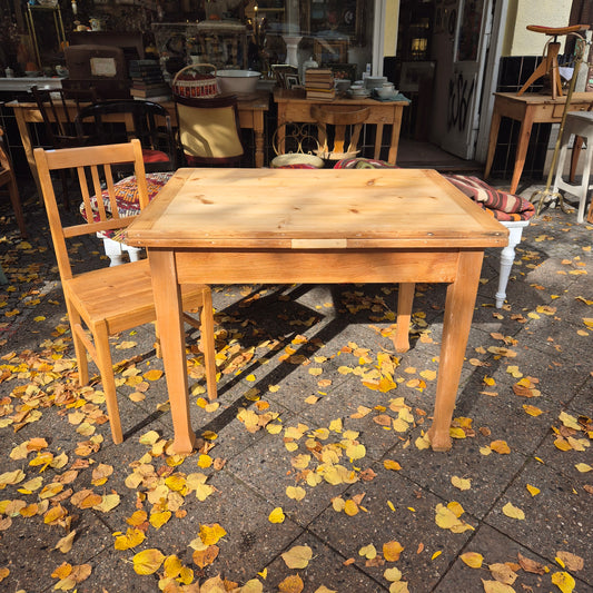 Antiker ausziehbarer Jugendstil Tisch abgeschlieffen mit Schublade Kiefernholz