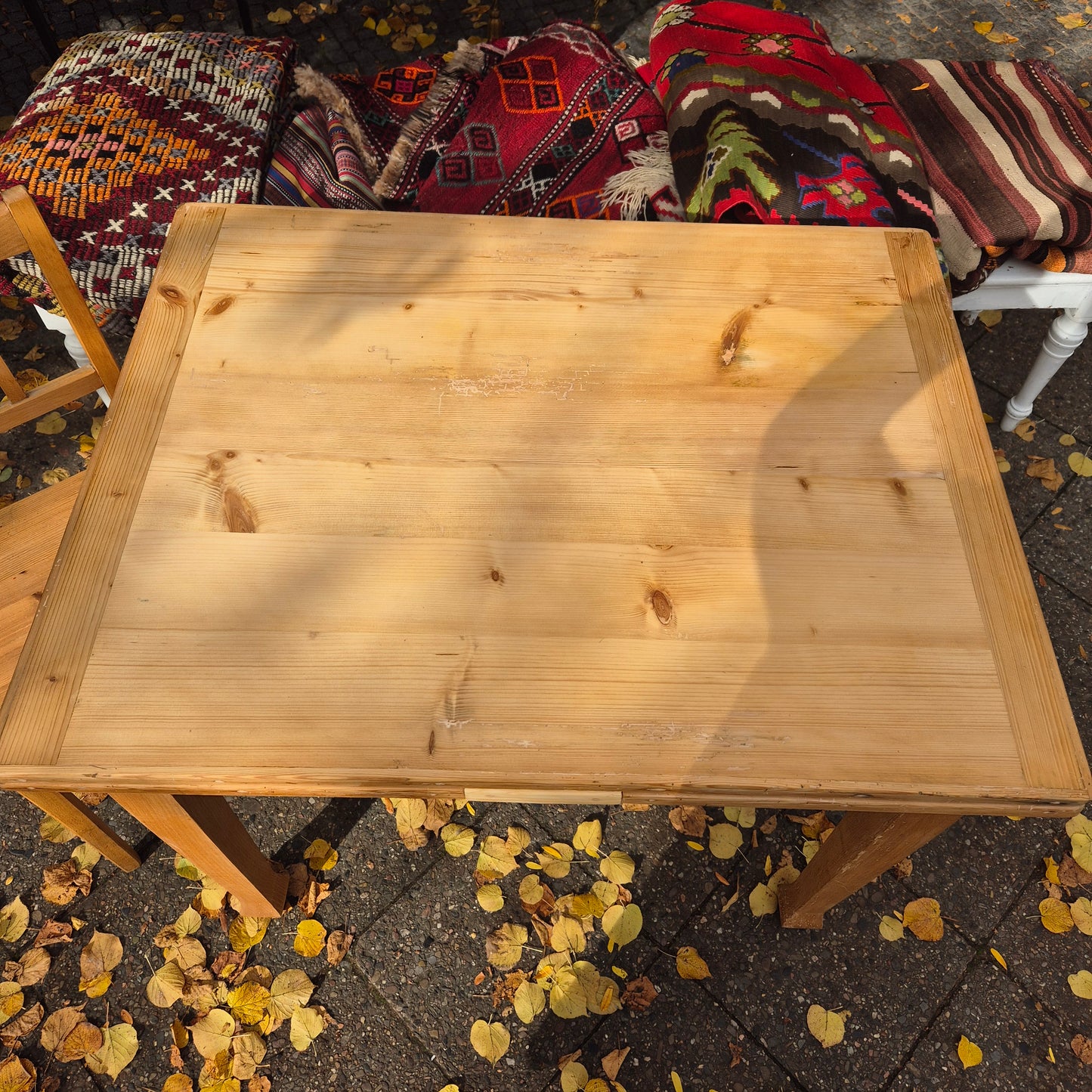 Antiker ausziehbarer Jugendstil Tisch abgeschlieffen mit Schublade Kiefernholz