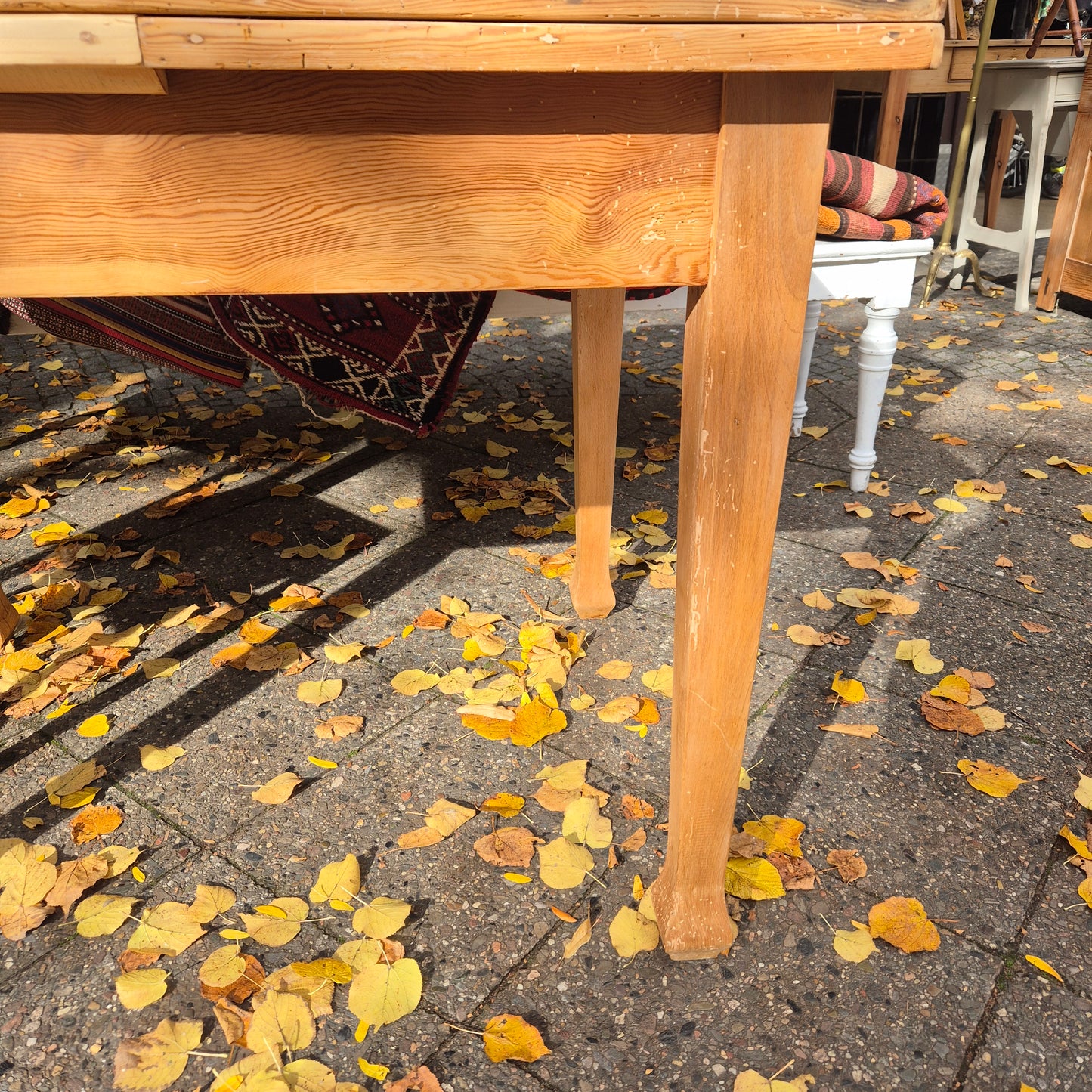 Antiker ausziehbarer Jugendstil Tisch abgeschlieffen mit Schublade Kiefernholz