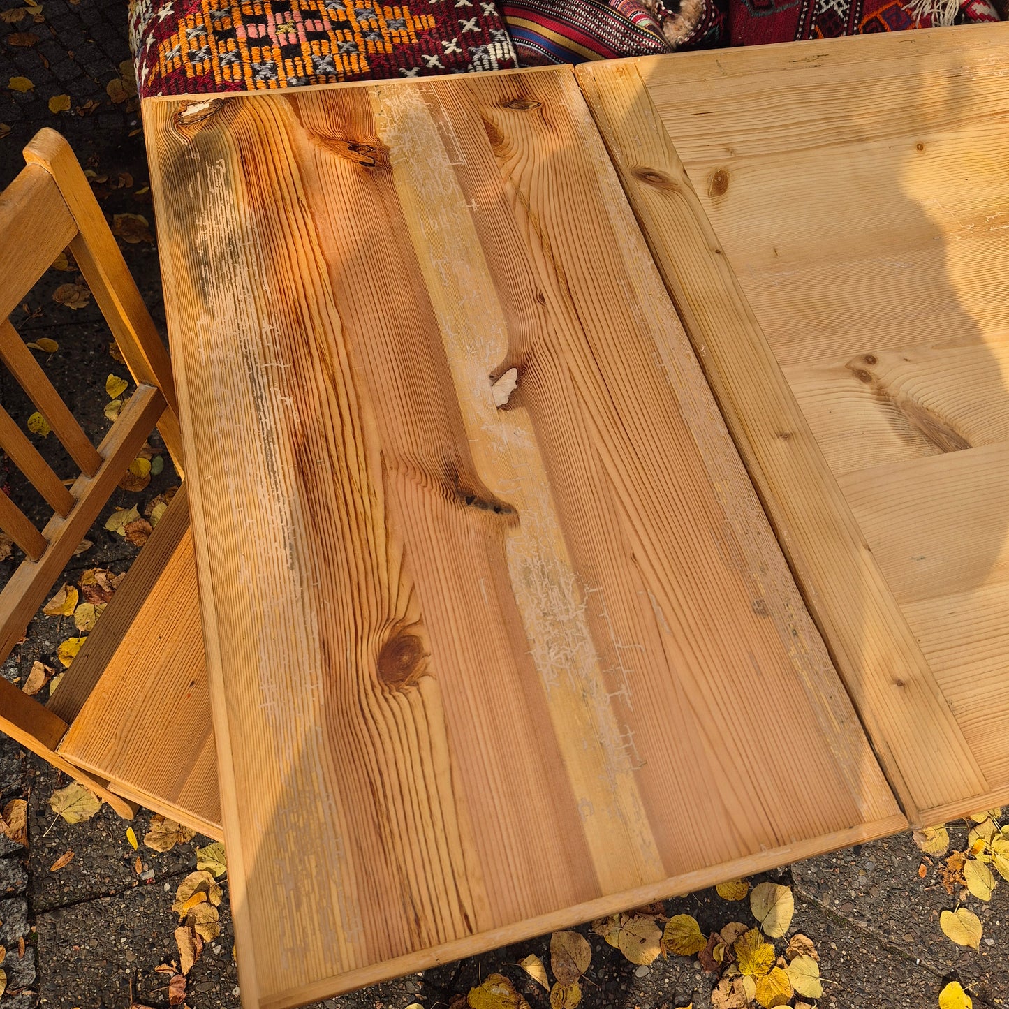 Antiker ausziehbarer Jugendstil Tisch abgeschlieffen mit Schublade Kiefernholz