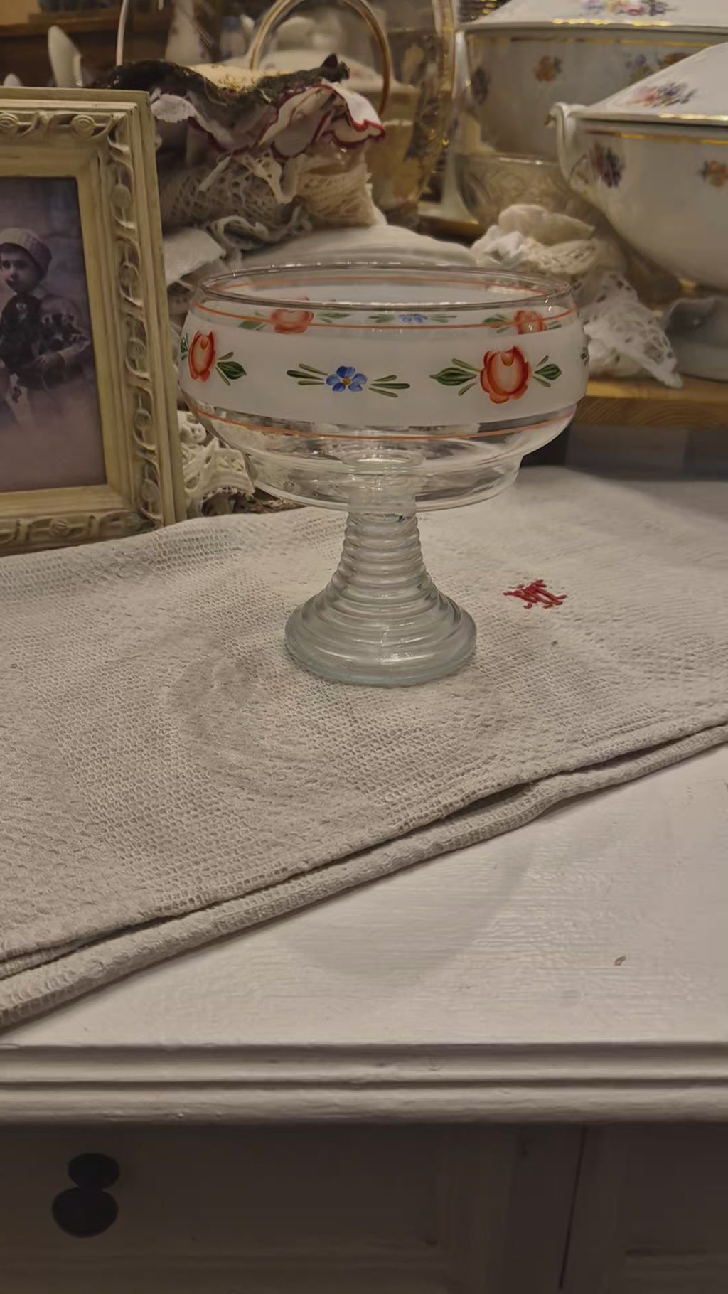 Vintage Glas Schale mit Fuß Bonbon Rosenmalerei Blumen Handbemalt