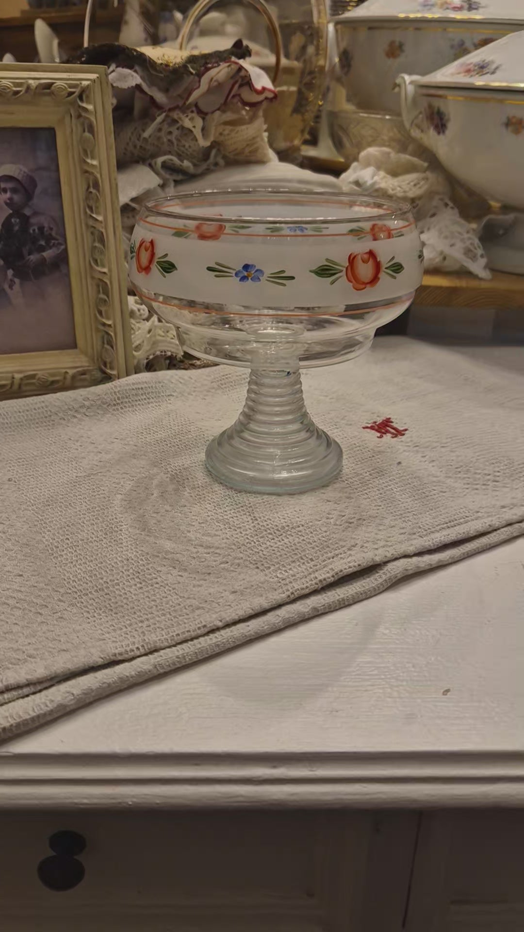 Vintage Glas Schale mit Fuß Bonbon Rosenmalerei Blumen Handbemalt