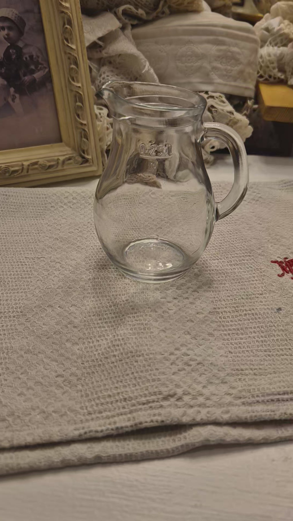 Vintage Milchkännchen Milchkanne Krug Kanne klein Glas 0,25