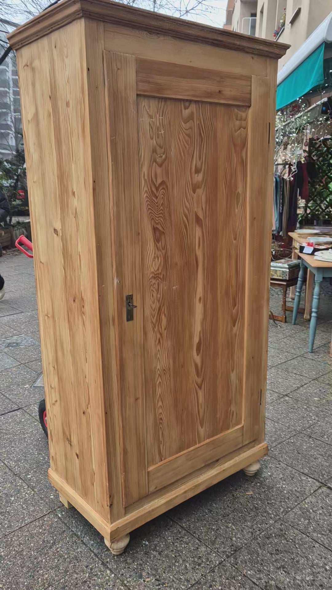 125 Jahre alter Jugendstil Kleiderschrank - aufgearbeitet - eintürig