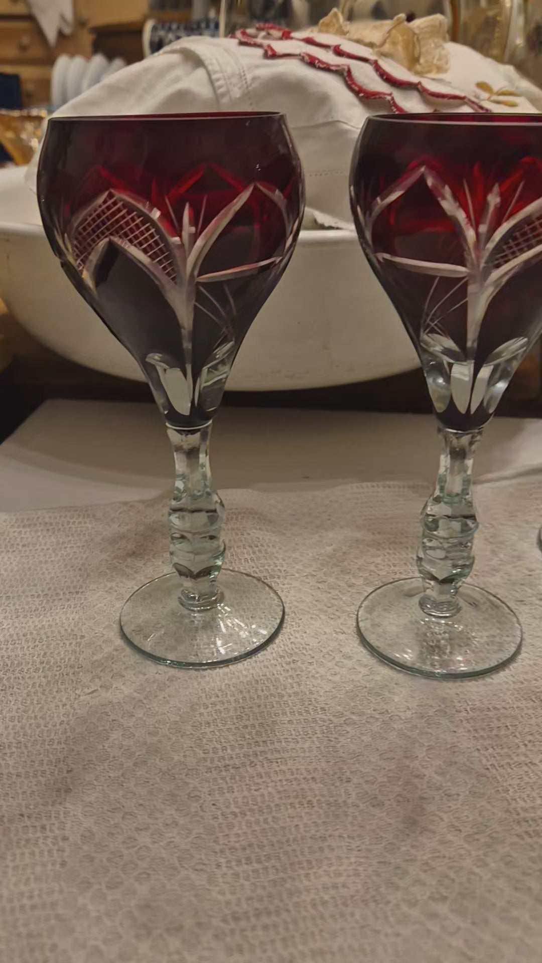 4x Art Deco Weingläser - Weinrot - mit geschliffenem Muster