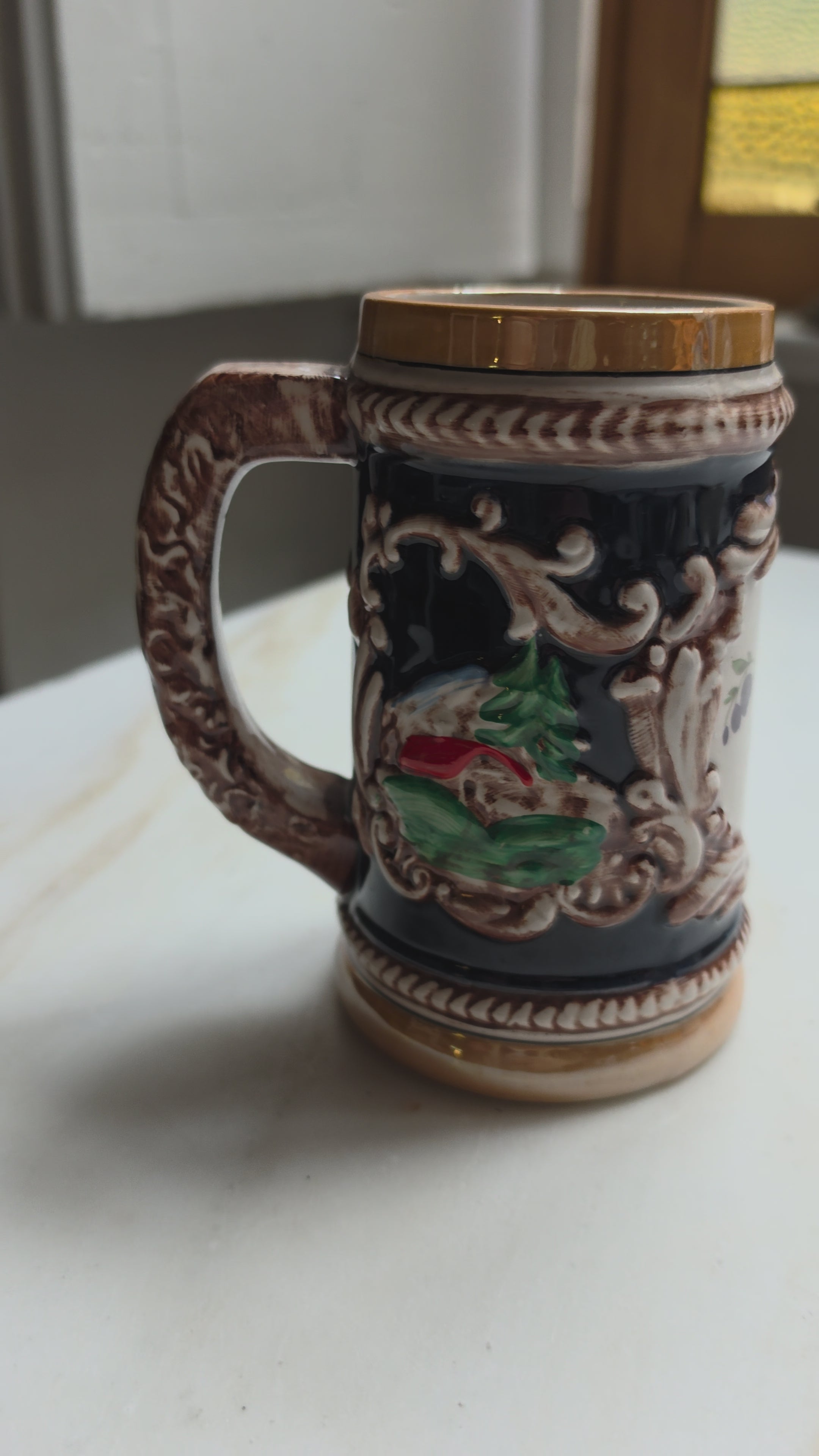 Vintage Keramik-Bierkrug mit Blumendekor