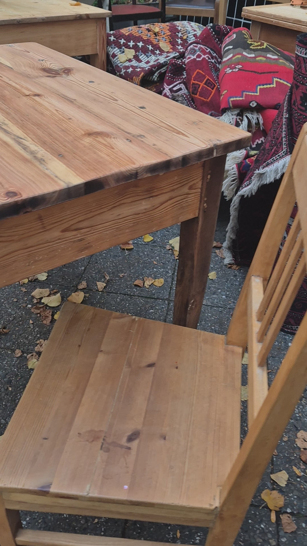 Antiker Biedermeier Tisch von 1860 mit Schublade 74x95cm Vollholz