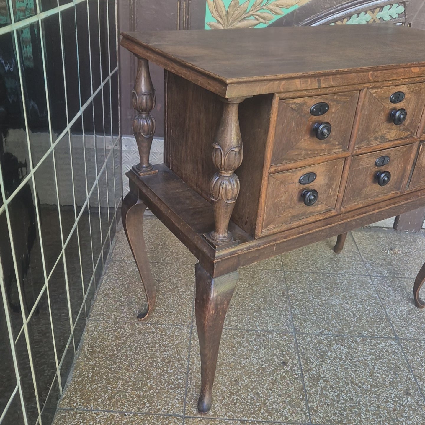 Antike Vintage-Kommode aus Massivholz mit 6 Schubladen – Echter Blickfang mit Geschichte