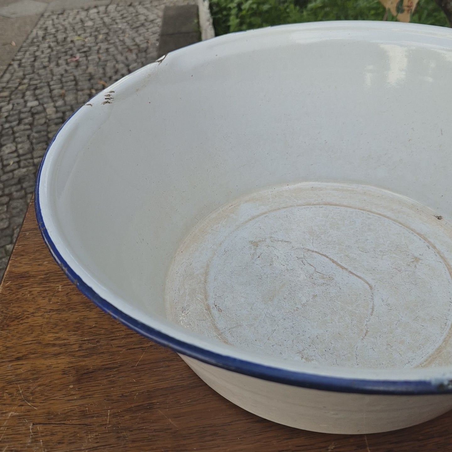 Große alte Waschschüssel Emaille weiß blau