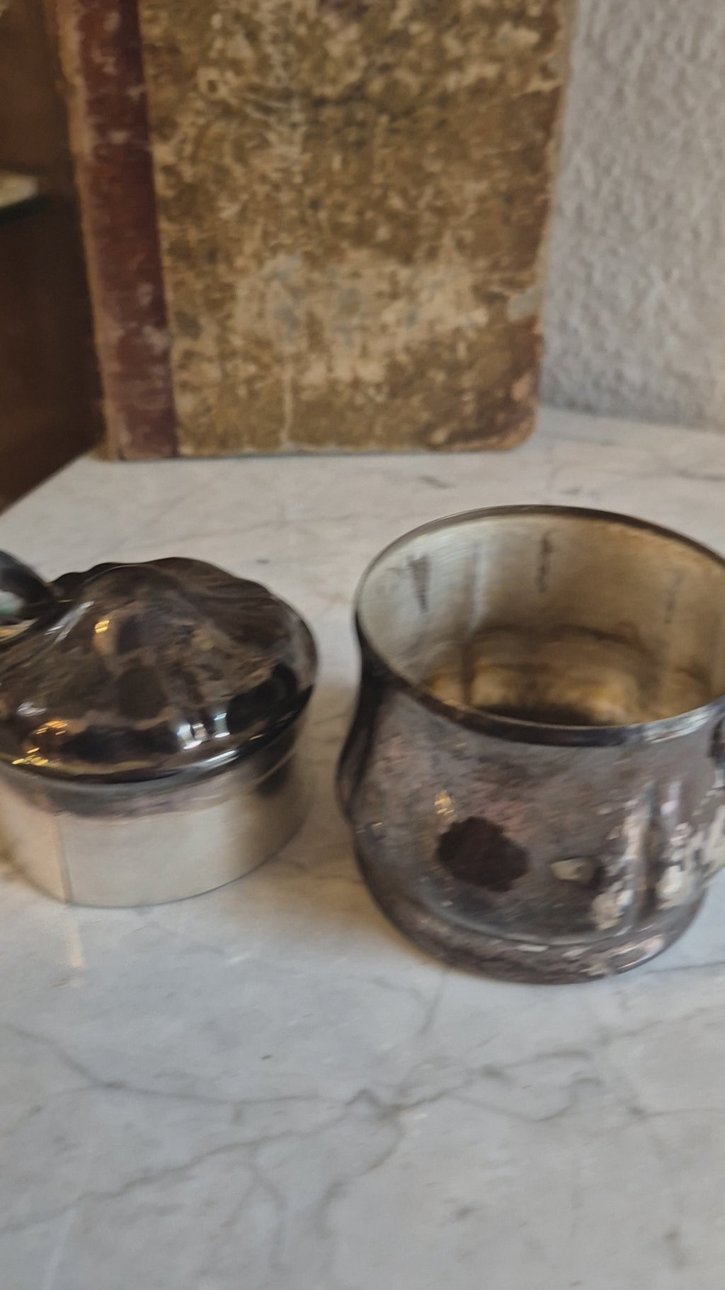 Altes versilbertes Milchkännchen Sahnekännchen zum aufpolieren!