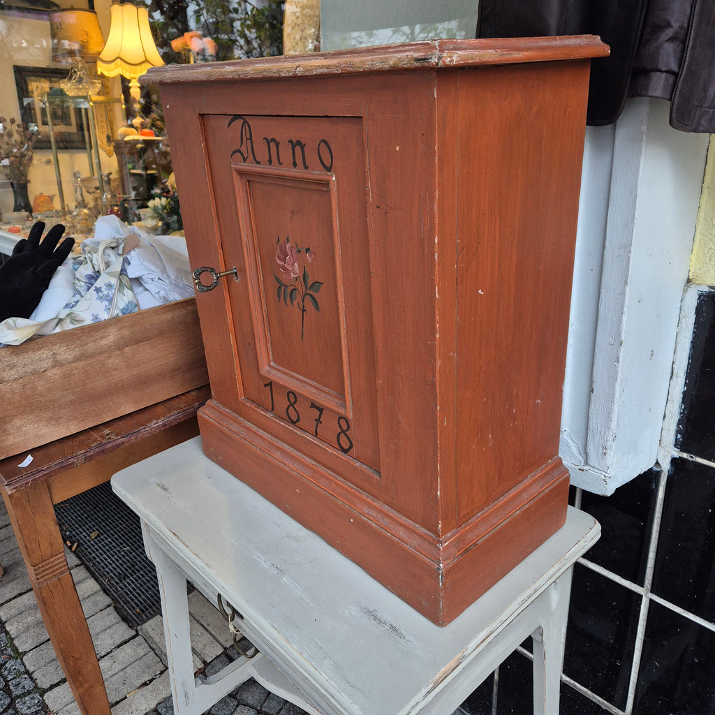 Antiker Wandschrank Bauernschrank Anno 1878 Blumen Handbemalt rustikal Landhaus