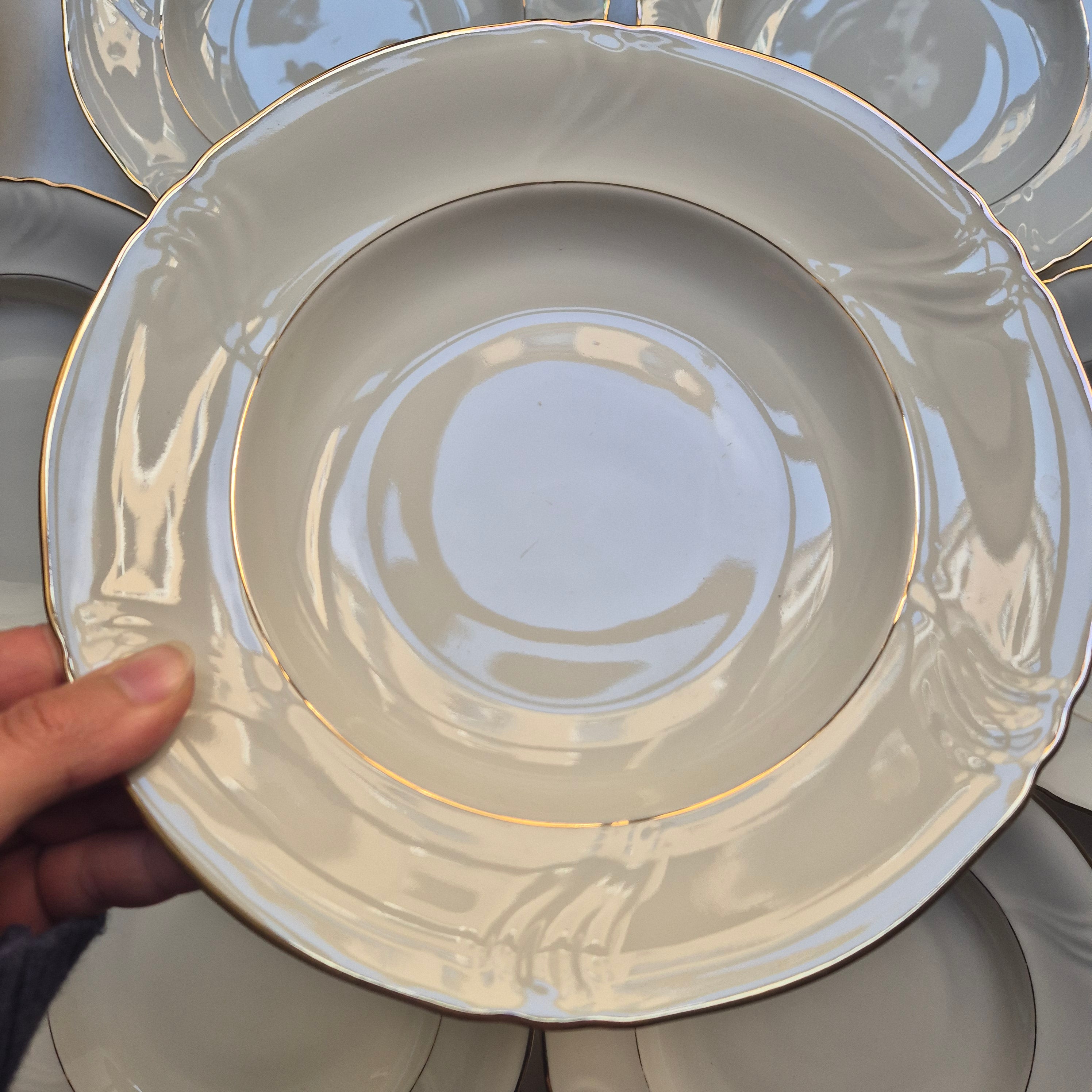 12x Vintage Porzellan Suppenteller Teller Elfenbeinfarbe mit Goldrand von Bavaria