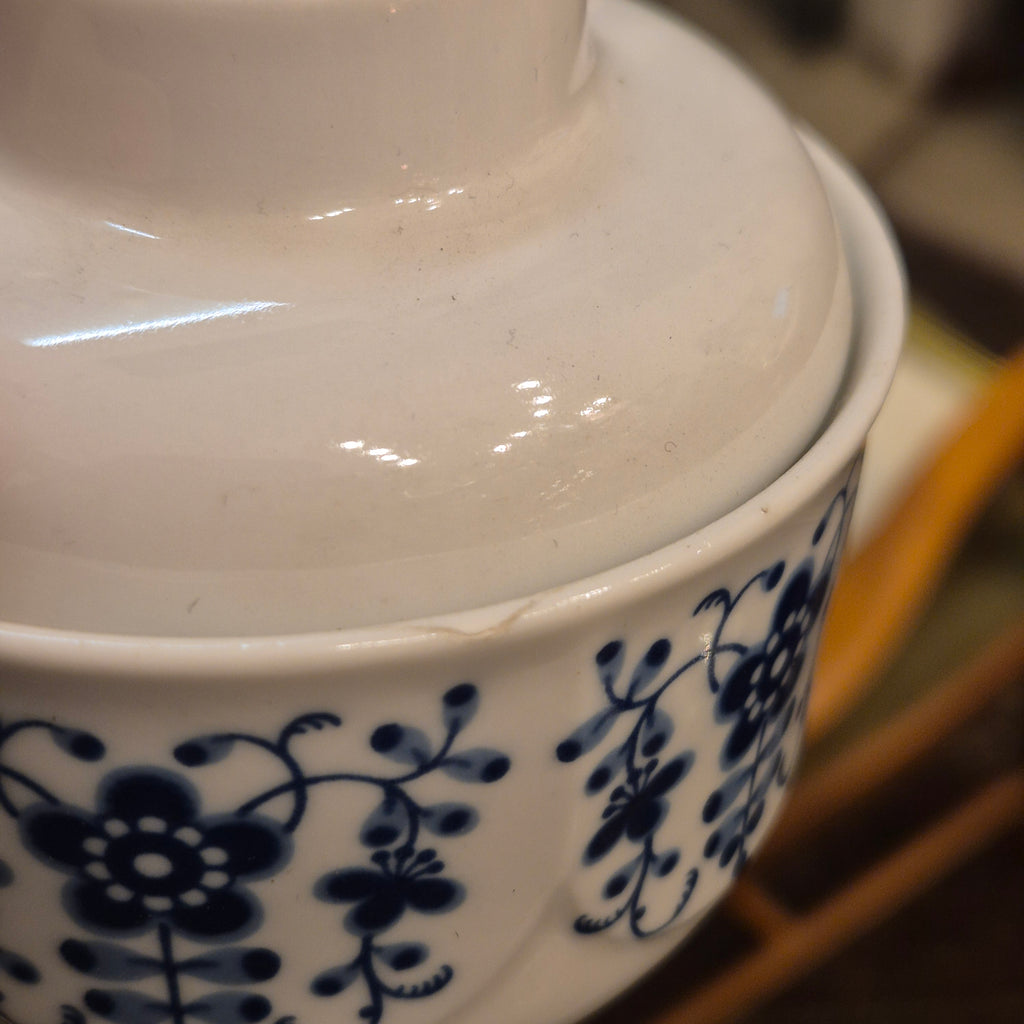 Vintage Henneberg Porzellan Zuckerdose blau weiß Blumendekor