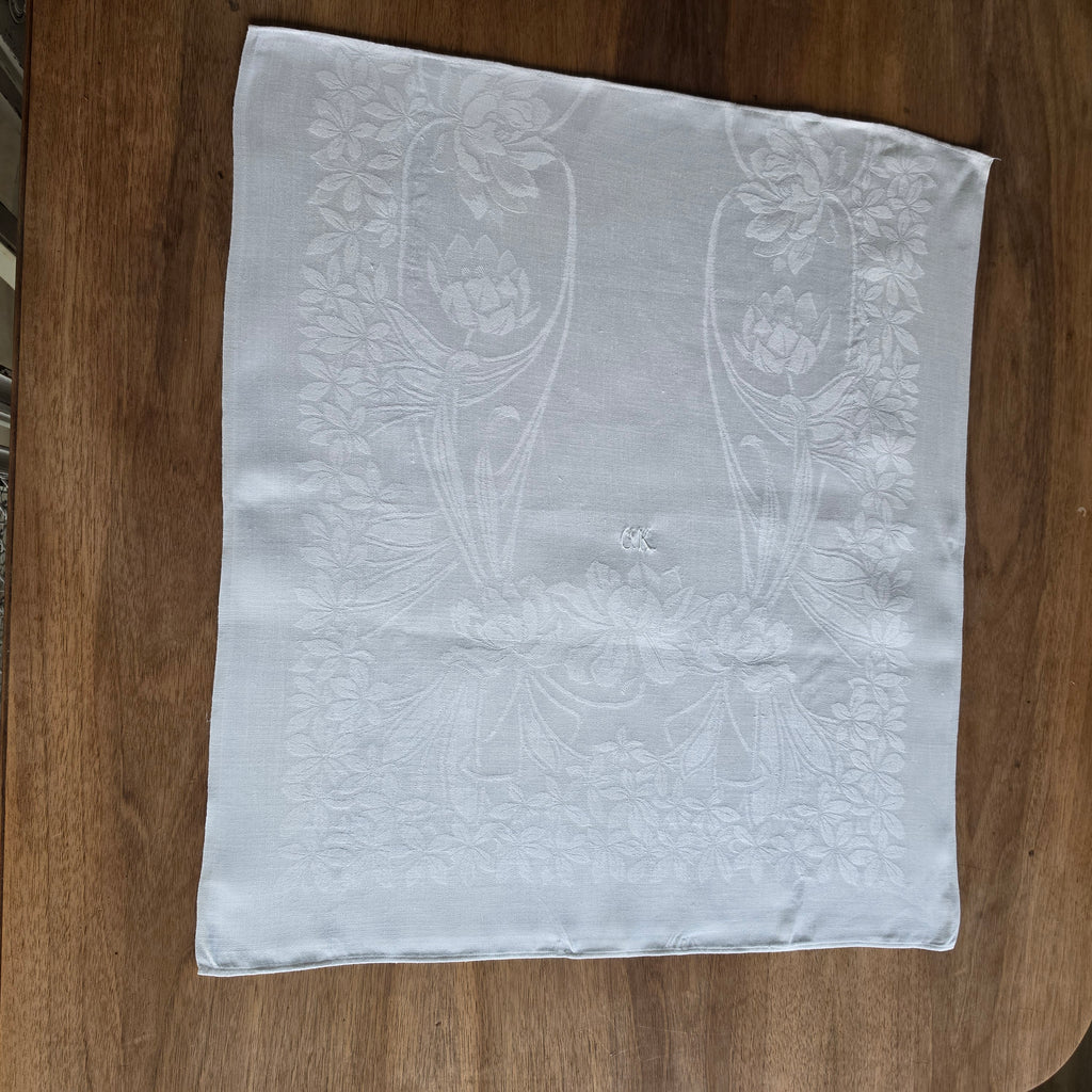 Antike Vintage Leinen-Serviette - Tischdecke mit Damast-Muster & Monogramm-Stickerei "CK" – Jugendstil / Art Nouveau - 63x57cm