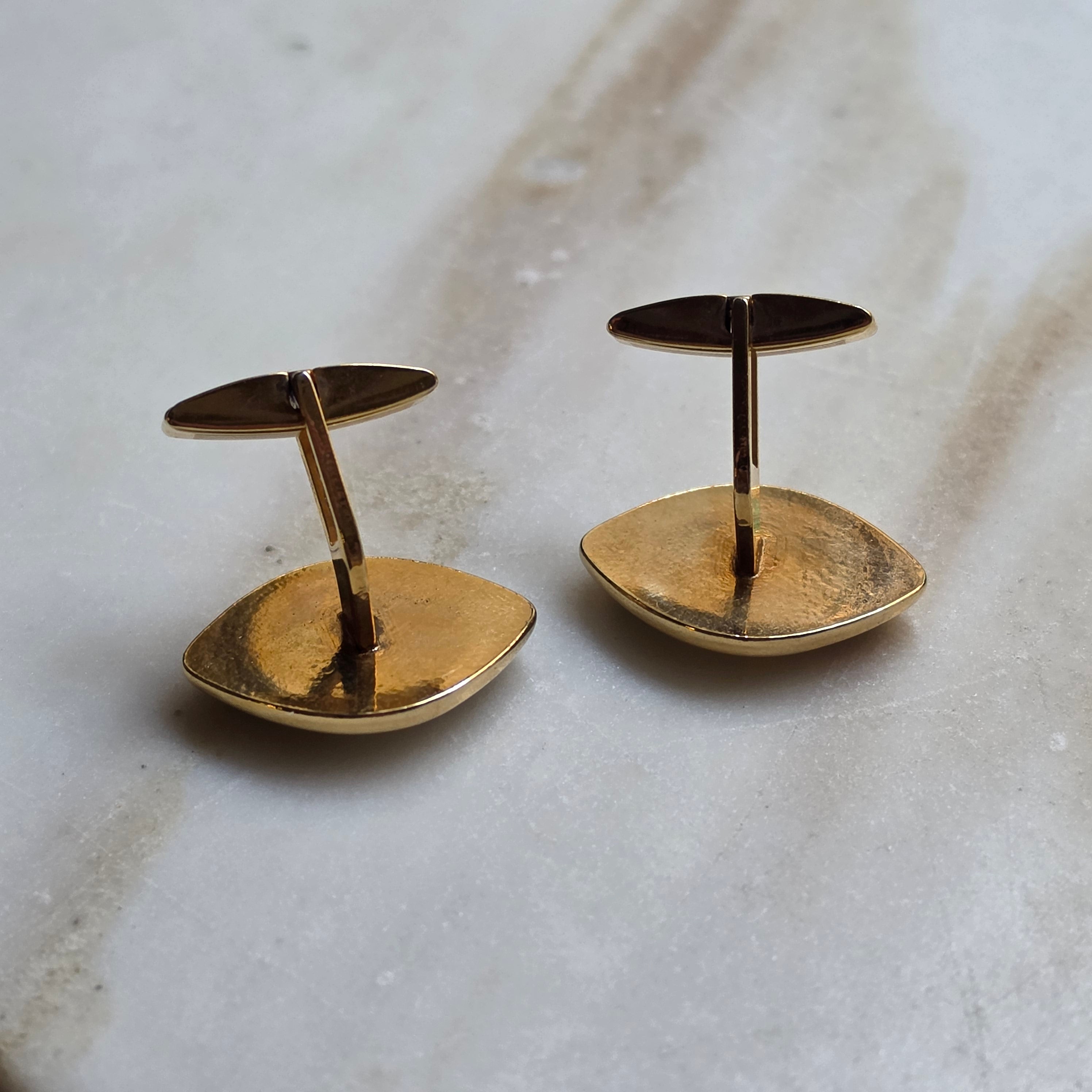 Vintage Manschettenknöpfe in Goldoptik mit Perlmuttschimmer – Eleganter Hemden-Schmuck für Herren