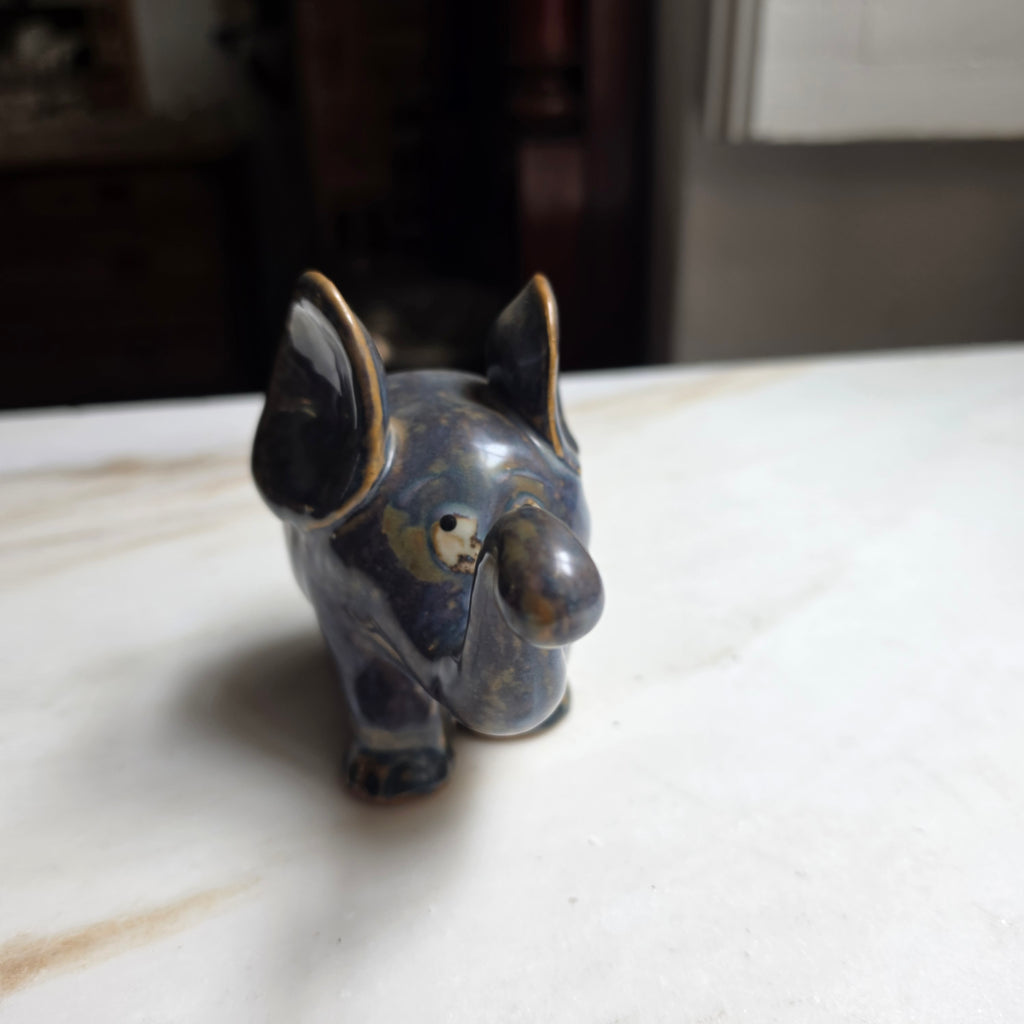 Handgefertigte Keramik-Elefantenfigur – Blau-Gefleckt