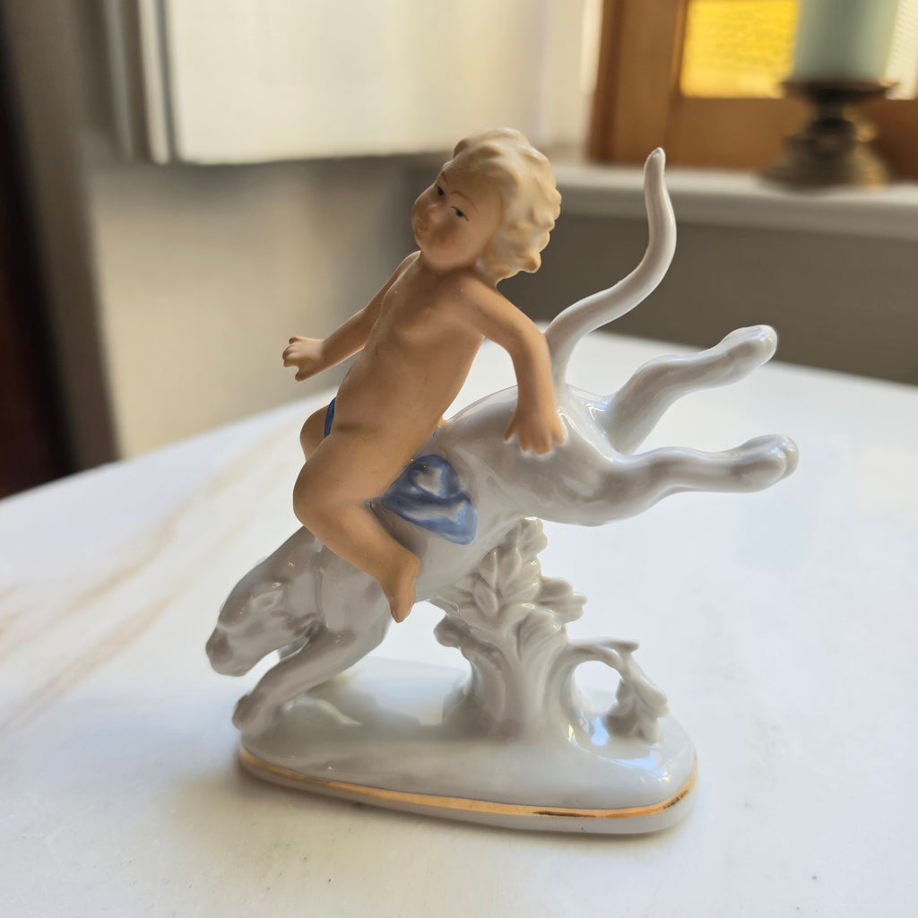 Antike handbemalte Putto auf Raubtier Panther Figur Porzellan