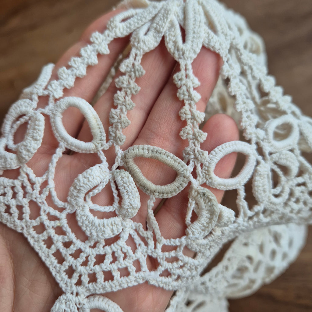 Antikes französisches Zierdeckchen weiß geklöppelt Baumwolle 50x21cm 🤍