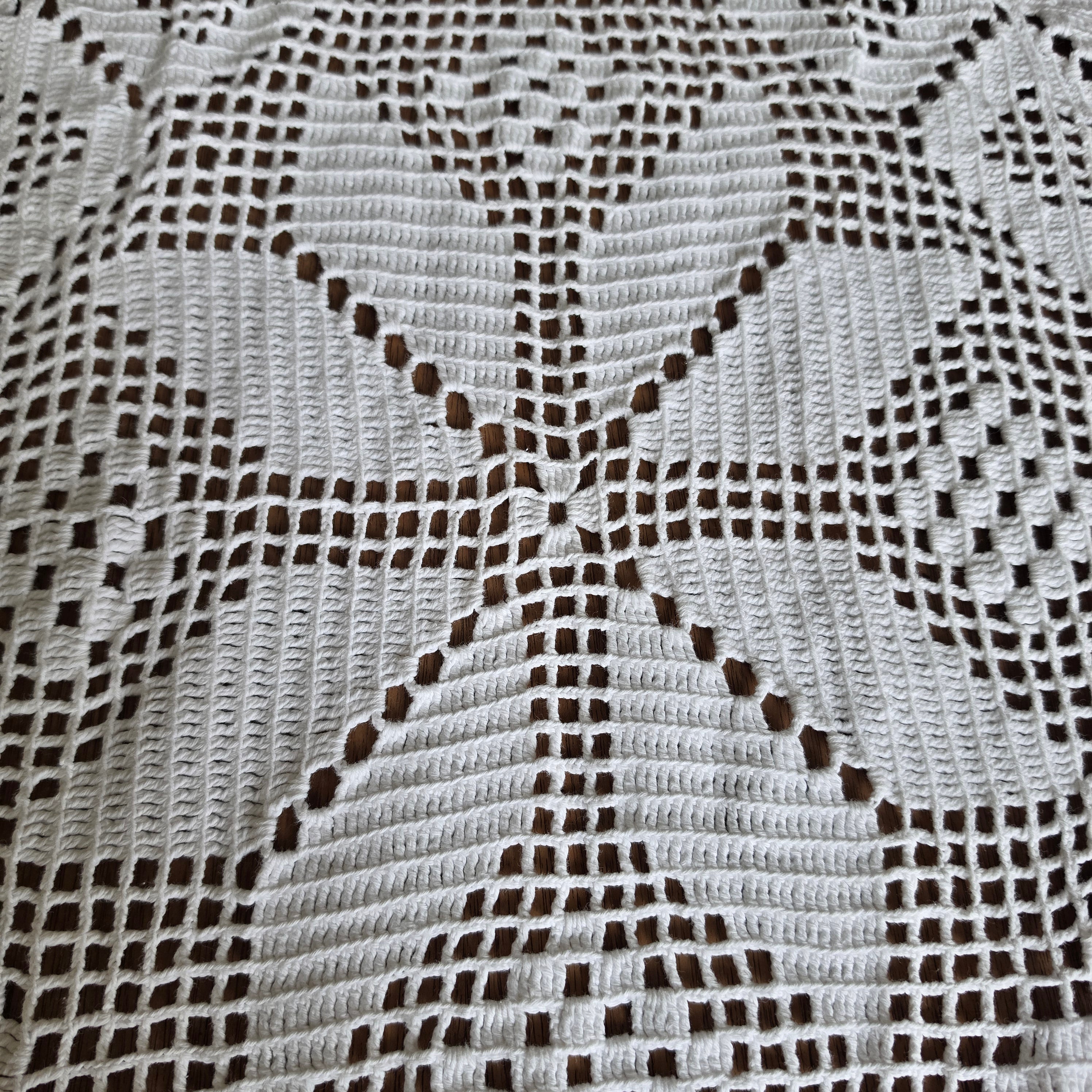 Große Vintage Häkeldecke Weiß - Handgearbeitete Filethäkel-Tischdecke Boho-Chic 235x250cm