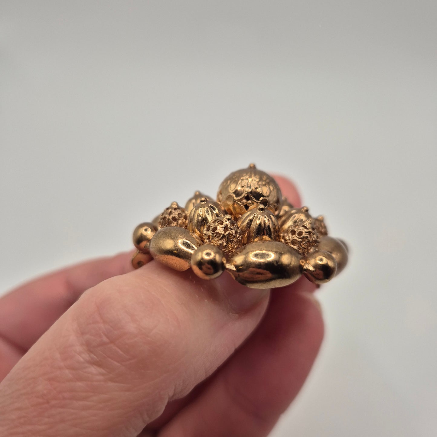 Große 60er Jahre Brosche wunderschöne Handarbeit