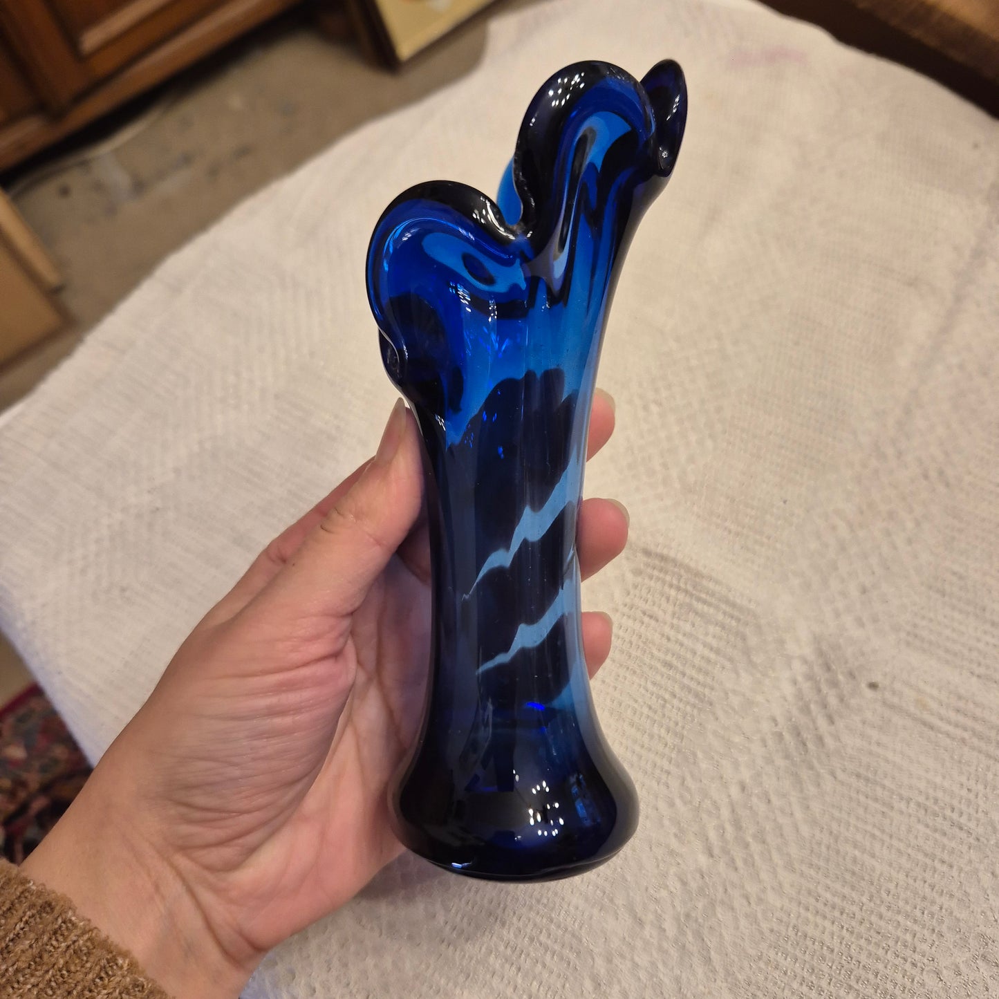 Vintage Glas Vase Glaskunst blau  Mid Century Swing 5 Finger Design Stretch