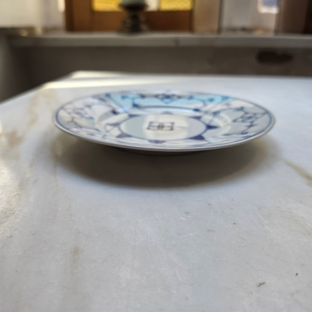 Edler Porzellanteller mit klassischem Strohblumenmuster / Zwiebelmuster – Blau-Weiß Vintage