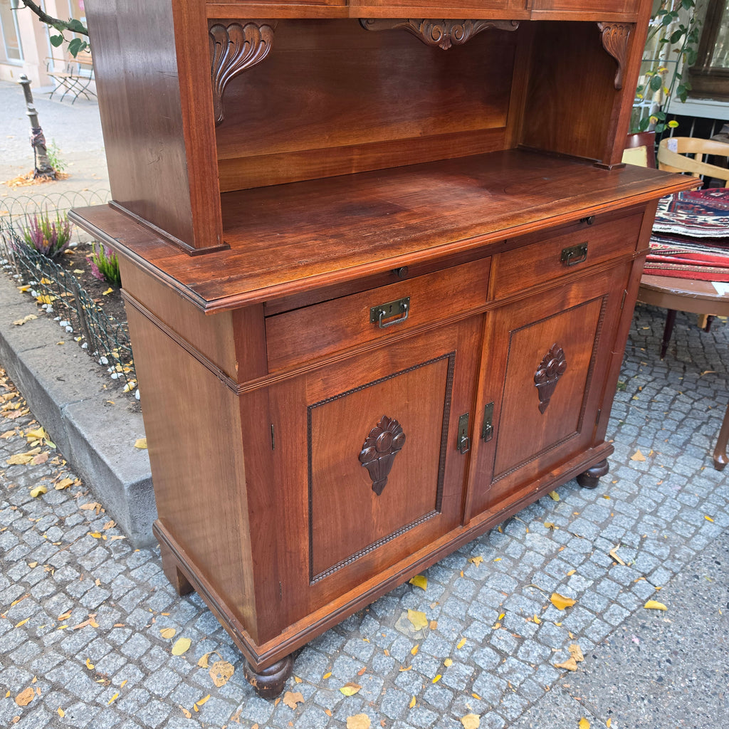 Antikes Küchenbuffet aus Echtholz – Jugendstil Anrichte mit Vitrine & Schnitzereien