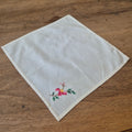 Vintage Stofftaschentuch creme Baumwolle bestickt 26x26cm mini Fleck