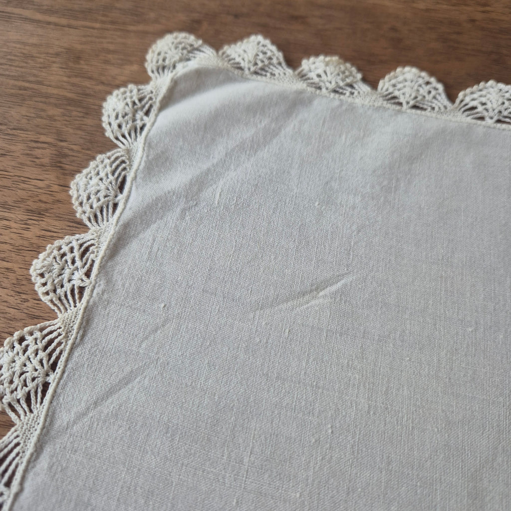 Vintage Serviette Stoff Einstecktuch 29x29cm Baumwolle leichter gelber Fleck