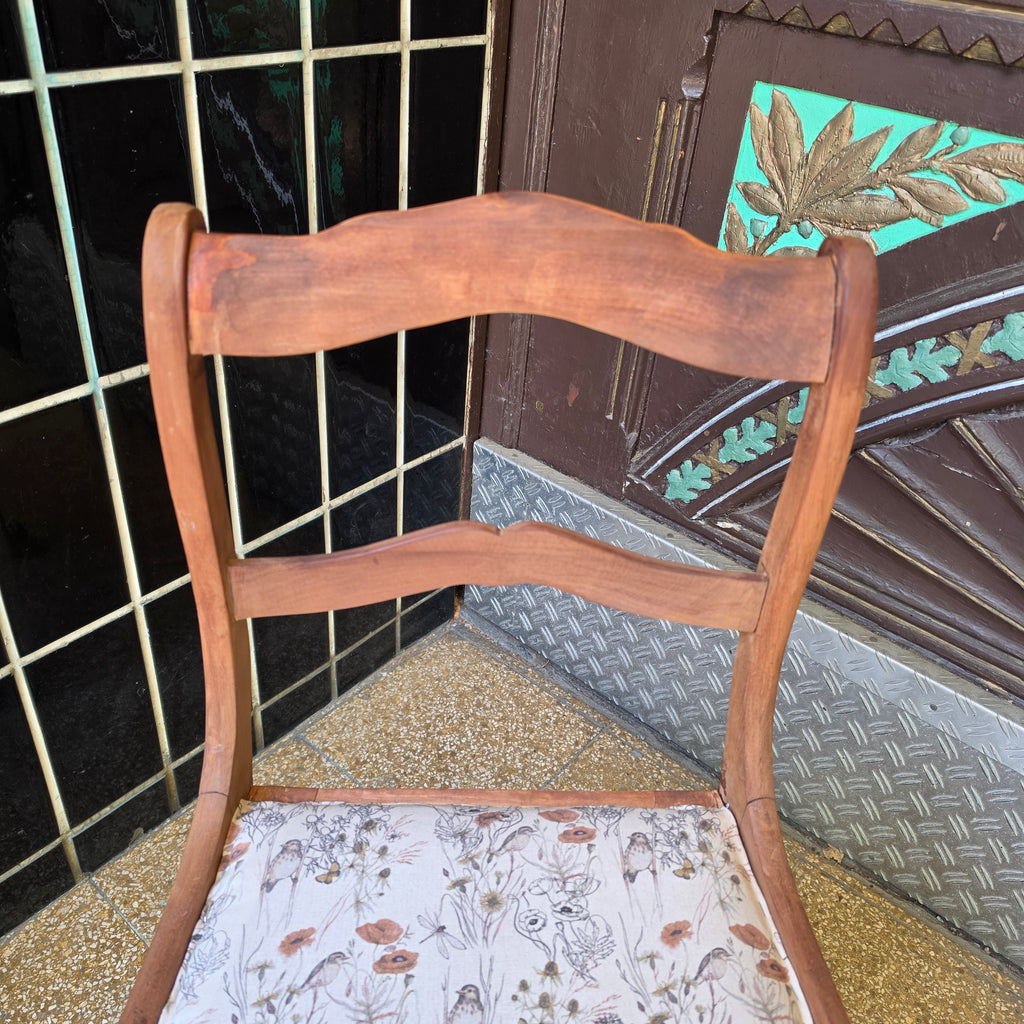 Antiker Biedermeier Stuhl - gepolstert - Nussbaumholz