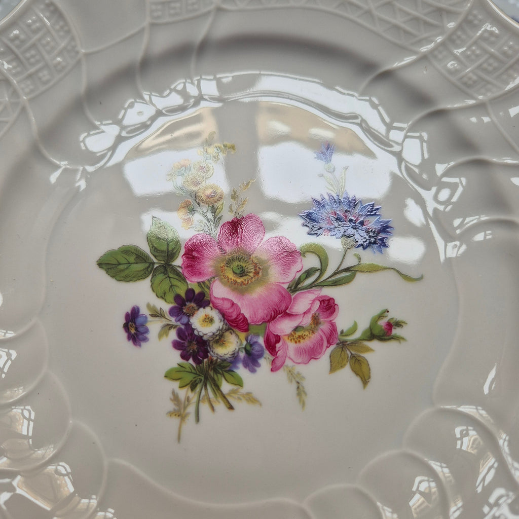 12x Antike Hutschenreuther  Porzellan Kuchenteller mit Blumenmotiv Reliefrand