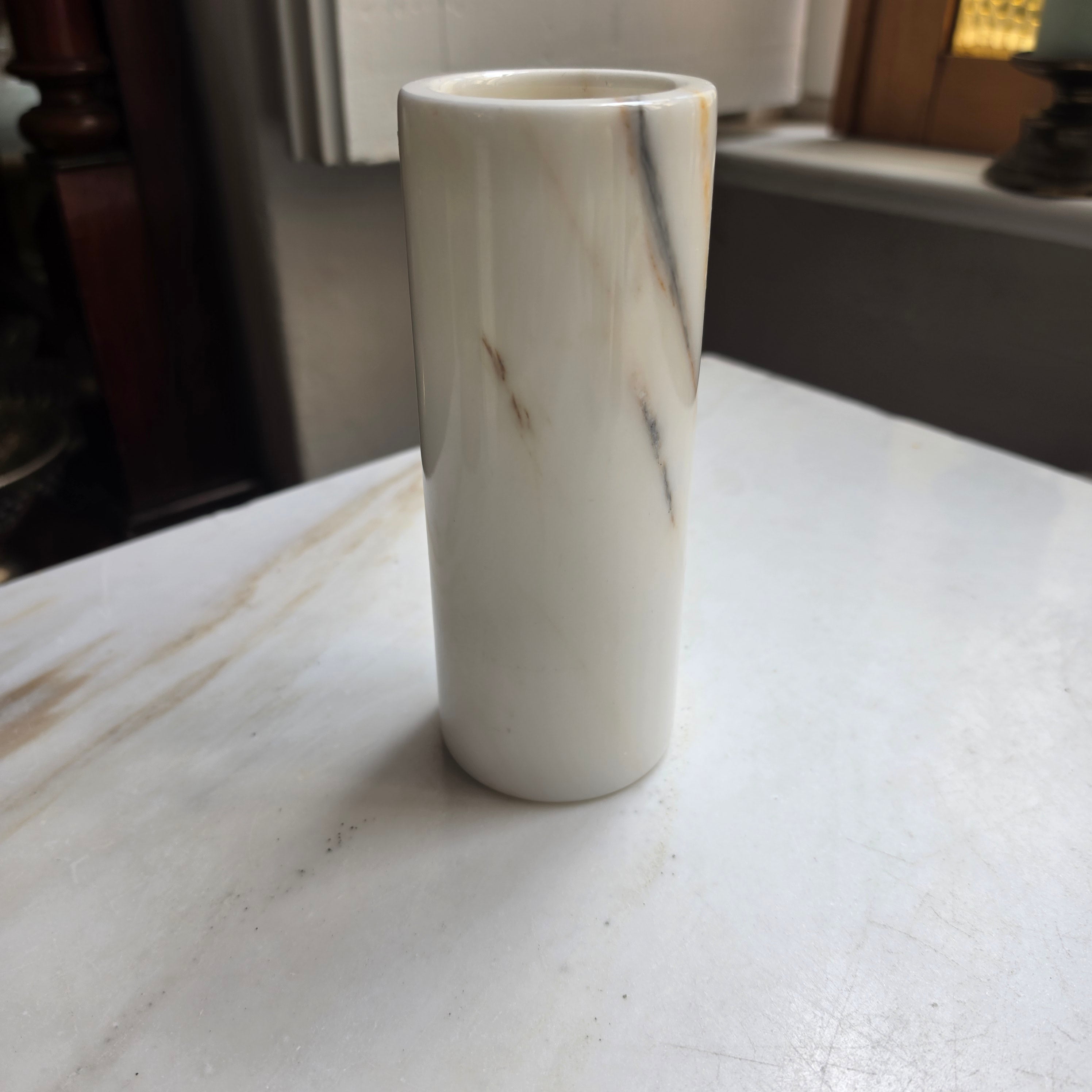Vintage Zylinder-Vase aus massivem Marmor / Alabaster – Cremeweiß mit natürlicher Maserung