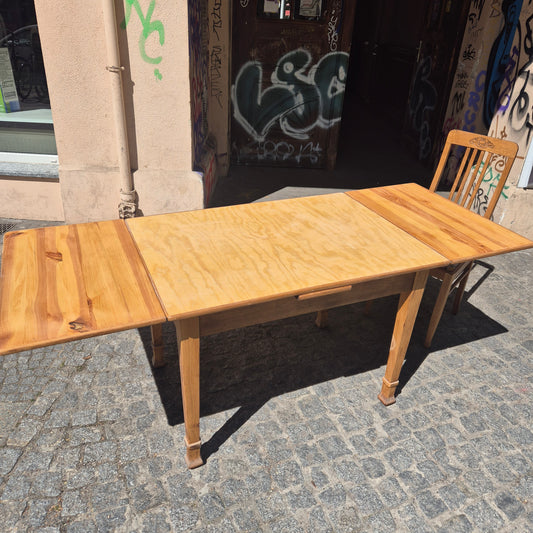 Antiker Jugendstil Tisch - abgeschliffen - Kiefernholz