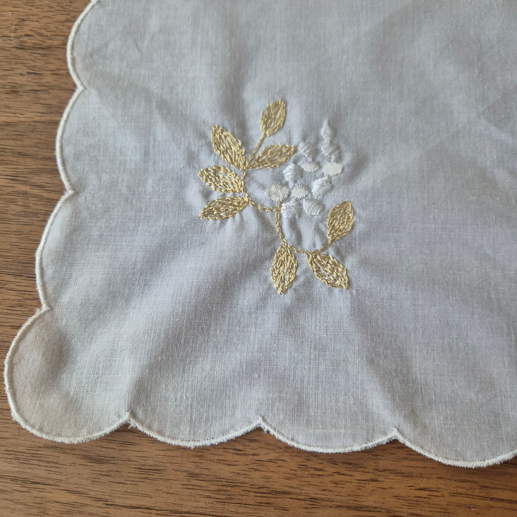 Kleine 90er Jahre Serviette oder Zierdeckchen 40x40cm