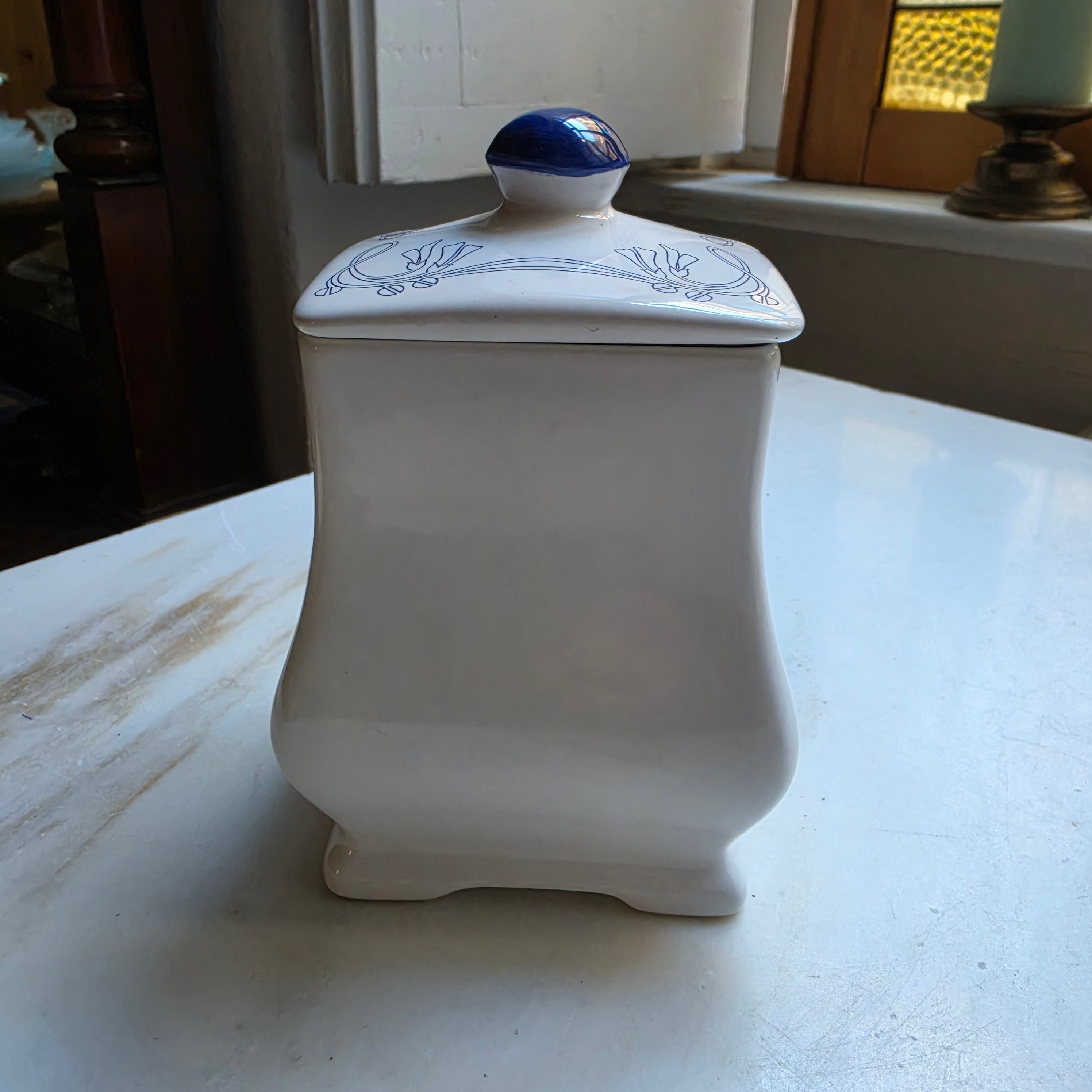 Alte Vorratsdose Biedermeier Stil Mehl weiß blau Porzellan