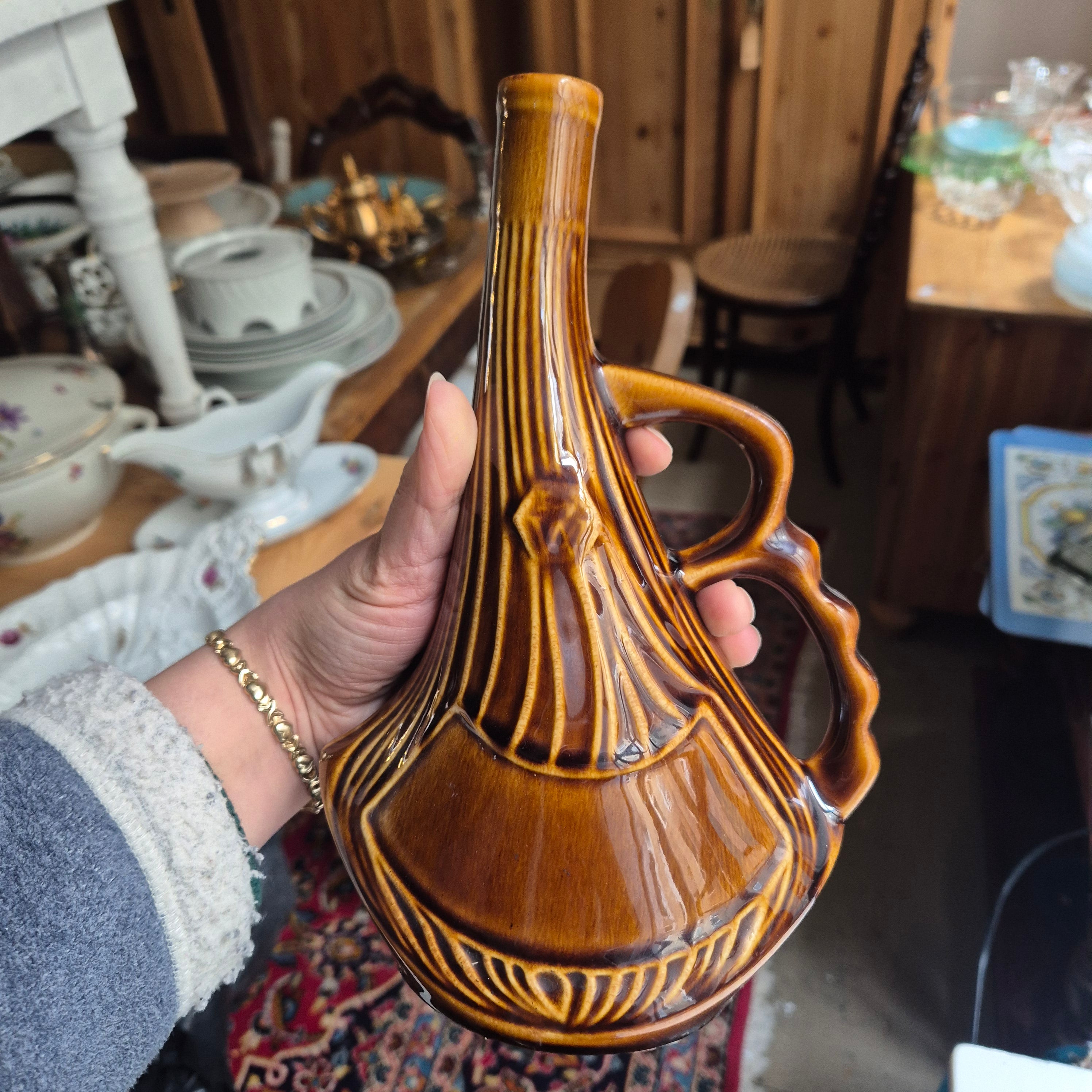 Braune Keramik Vase Krug glasiert 60er Jahre mit Henkel Midcentury