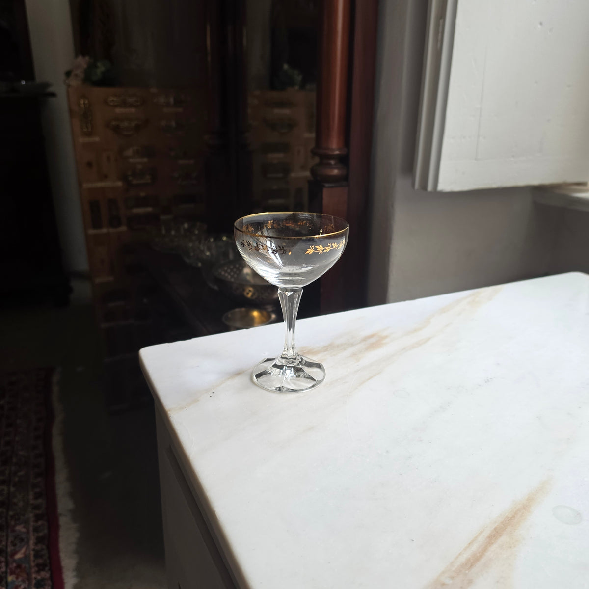 Edle Kristall-Champagnerschale mit Goldverziehrung – Mid-Century Vintage