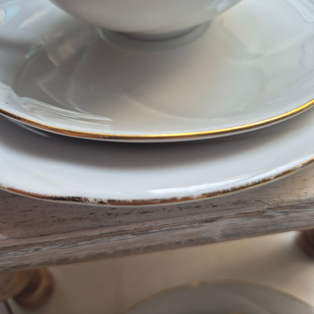 Antikes 3-teiliges Kaffeegedeck - Freiberger Porzellan - Weiß mit Goldrand