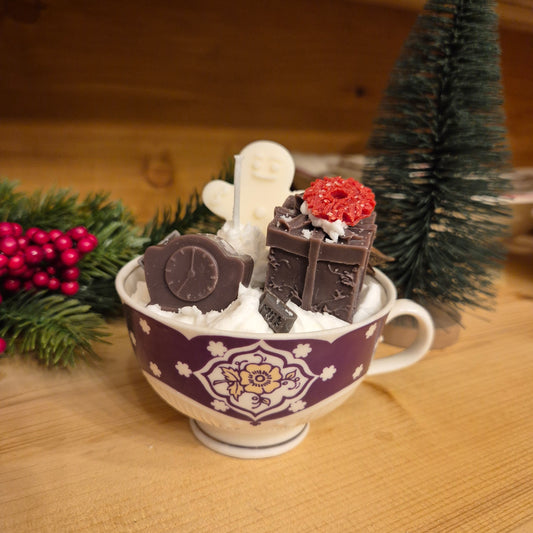Handgemachte Sojawachskerze Weihnachtesgeschenk Sahne Lebkuchen Dessert in Antiker Porzellan Tasse GDR