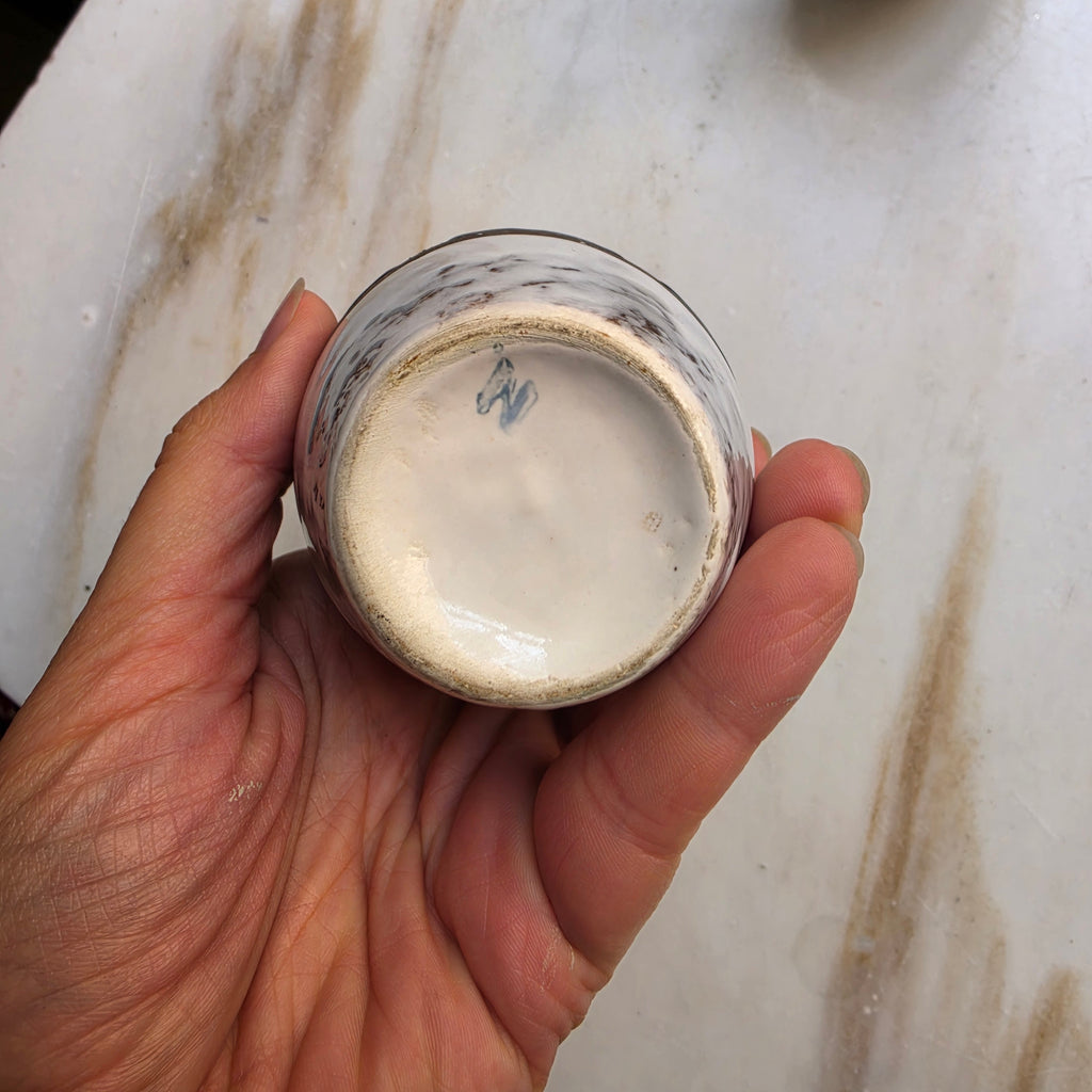 2x Alte Vintage Keramik Becher Mate oder als kleine Vasen braun beige