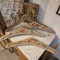 4x Alte Vintage Kleiderbügel Gobelin Stil Samt bestickt mit Rosen auch als Deko!